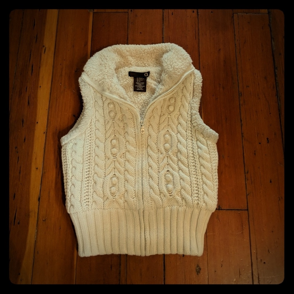 Girls Warm & Cozy Fall/Winter Vest - Size 5/6